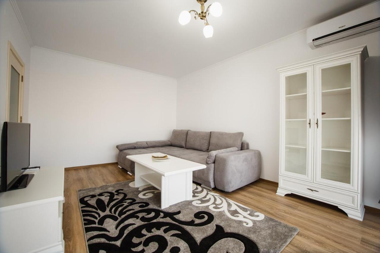 Bright & Elegant Central Apartment Oradea Eksteriør billede