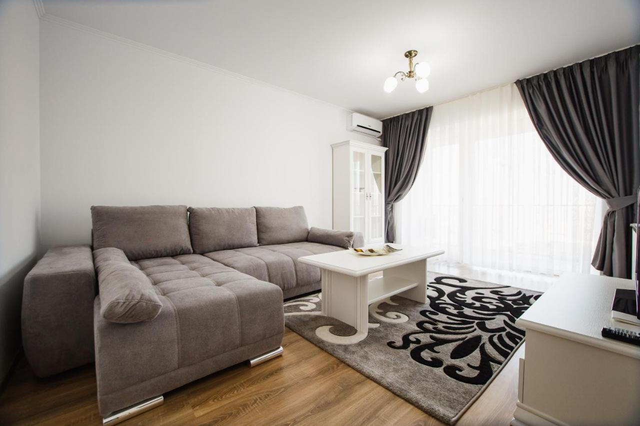 Bright & Elegant Central Apartment Oradea Eksteriør billede