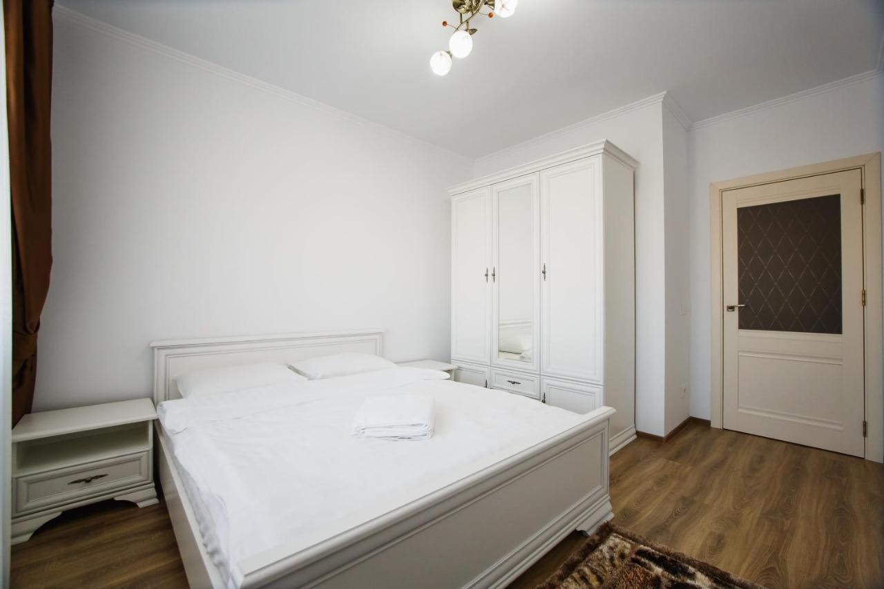 Bright & Elegant Central Apartment Oradea Eksteriør billede