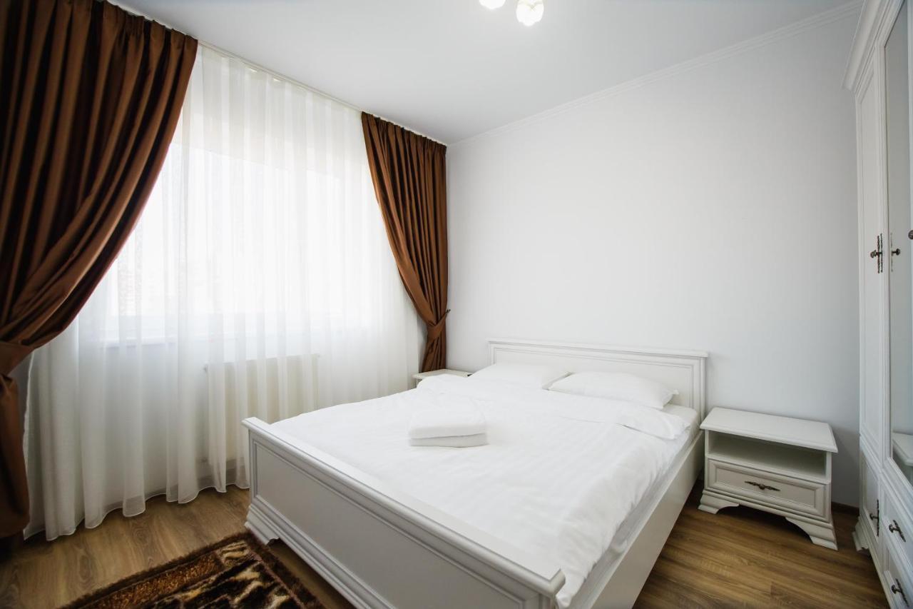 Bright & Elegant Central Apartment Oradea Eksteriør billede