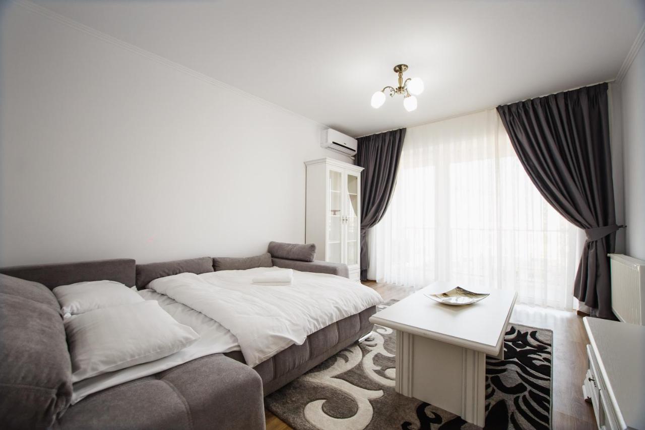 Bright & Elegant Central Apartment Oradea Eksteriør billede